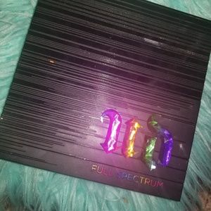 ♡URBAN DECAY spectrum palette ♡